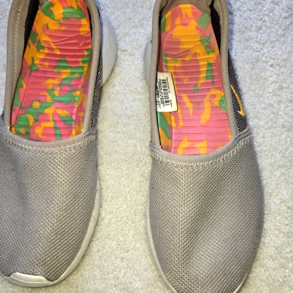 Nike Tan Sneakers Slip-On Canvas Comfort